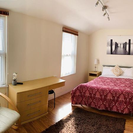 Cunard Apartments Дъглас Екстериор снимка