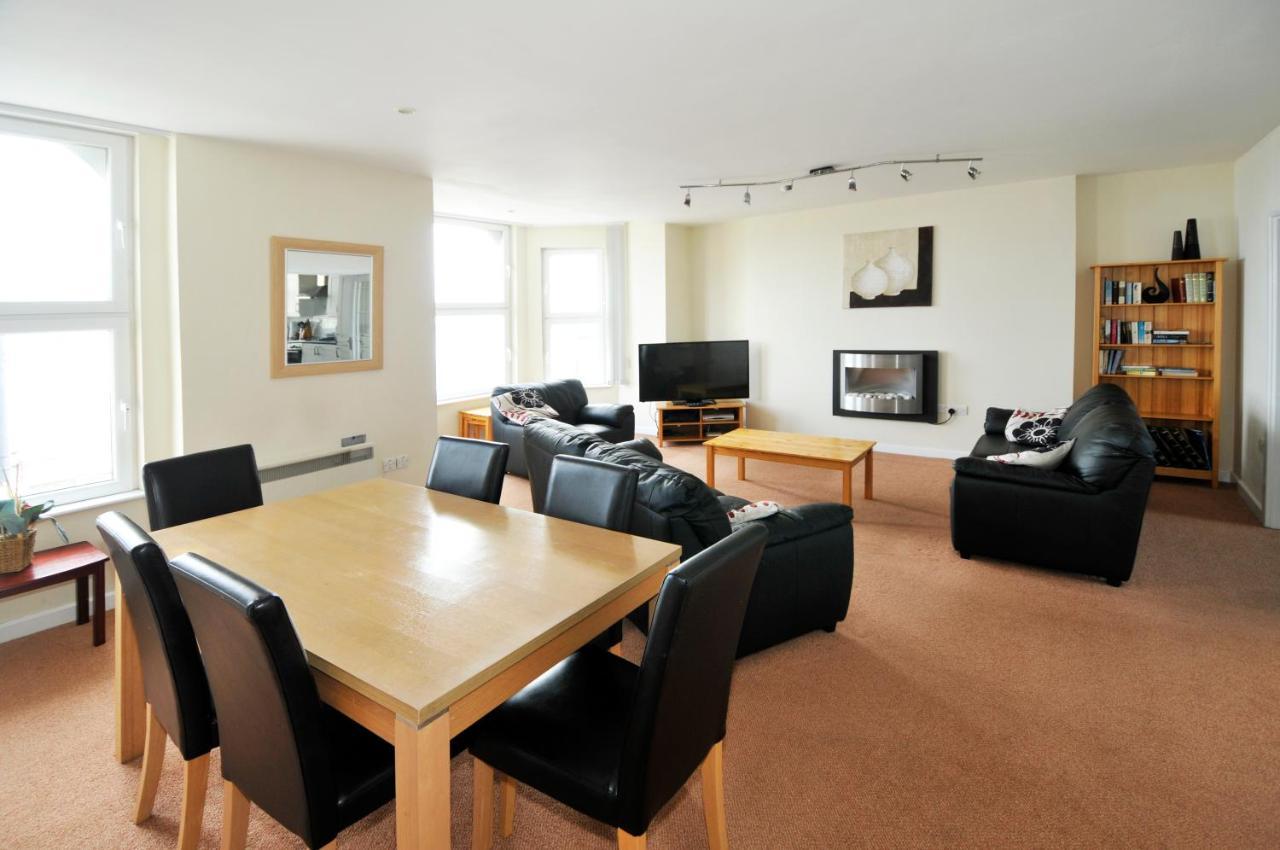 Cunard Apartments Дъглас Екстериор снимка